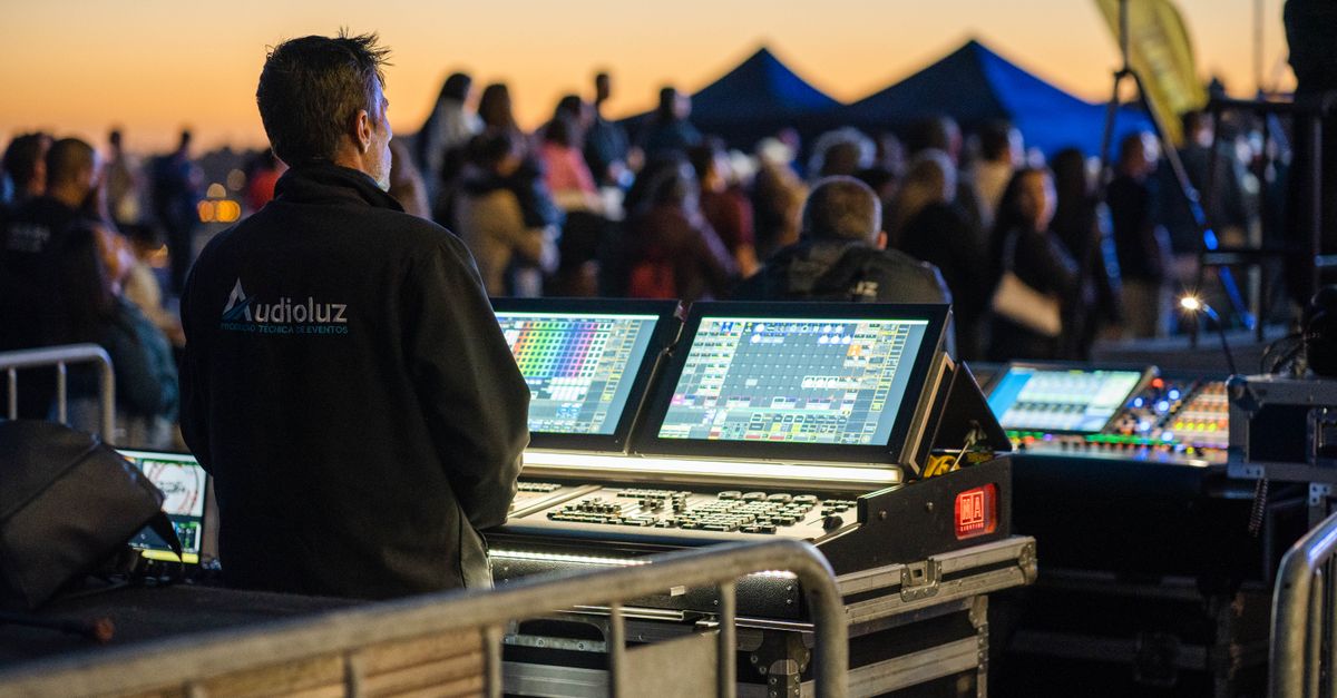 Enhancing Your Event with Custom Audio Visual Package Solutions